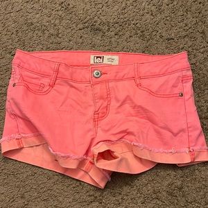 Women’s L.E.I. Ashley low rise jean shorts